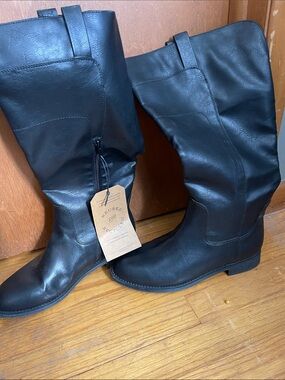 FRYE AND CO. Black Tall Riding Boots with Wide Calf Tag